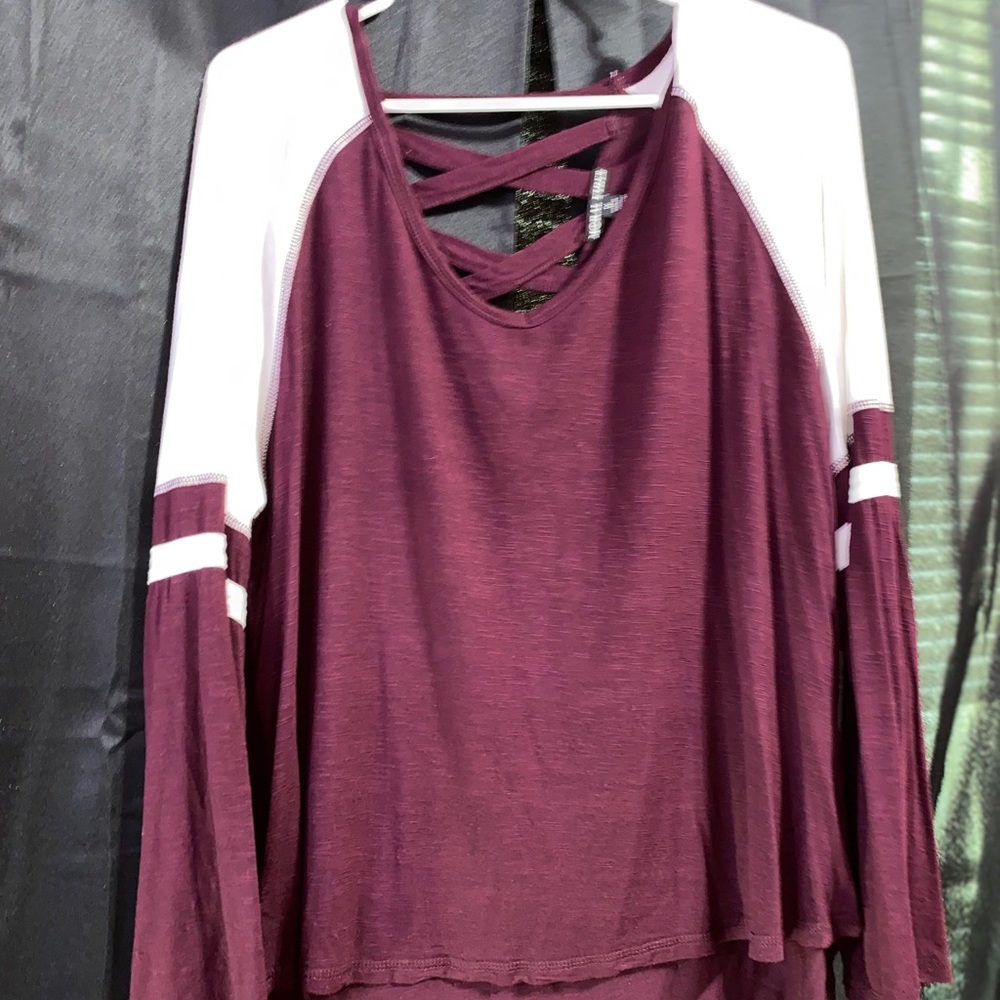 Long sleeve tee
